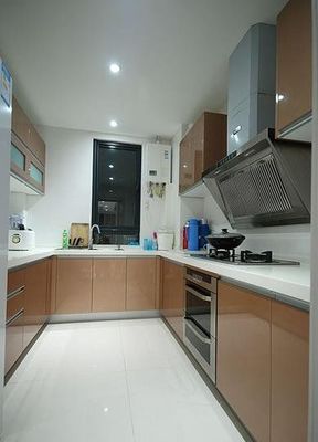 2013廚房裝修效果圖大全與小戶型廚房案例賞析，兼談衛(wèi)生間用具及日用雜貨批發(fā)選購(gòu)